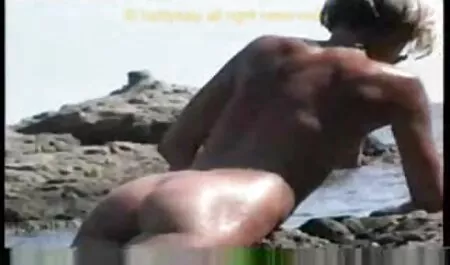 Busty frumusete se masturbeaza fete futute in padure la telefon
