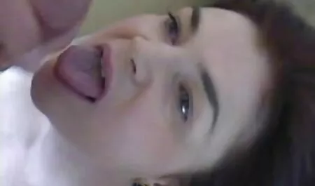 Ea a visat că s-a agățat de două curve cele mai sexi fete în ea și a făcut-o