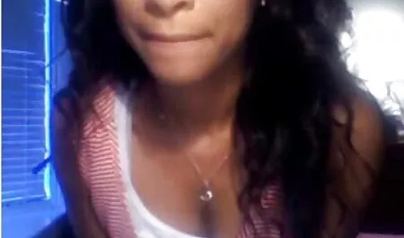 El a lins picioarele ei și a fost fete care fac sex cu băieții atât de subțire