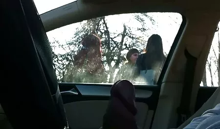 Frumoase brunete sex futaiuri cu fete tinere în fața prietenului