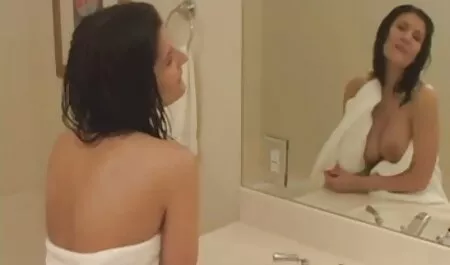 Dolofan fete care vor futute fata Se masturbeaza se agață de camera