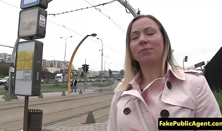 Proaspete blonda suge și dă băiatul chat cu femei goale