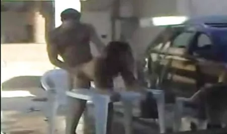O față frumoasă, scăldată după o lovitură sex cu femei virgine de bandă.