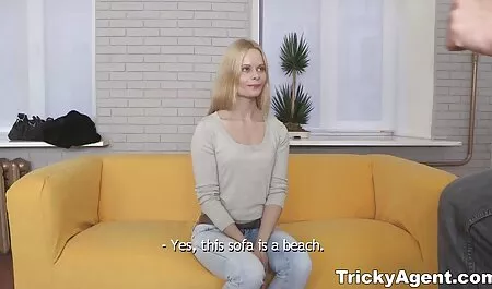 Lolochka a refuzat fetițe bune de pula să facă glume pasionale.
