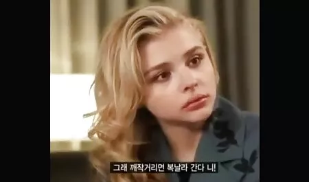 Un om porno cu fete romance pedepsește servitorul său neascultător