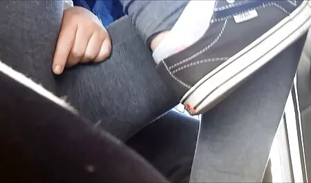 O studentă sexy xxx fete de liceu se predă profesorului ei de științe.