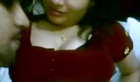 Un antrenor vechi sedus și zdrobit un tânăr atlet sex porno cu fete virgine cu gantere