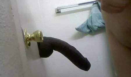 Soțul a fete care fac sex între ele arătat cum să o fută complet pe femeie.