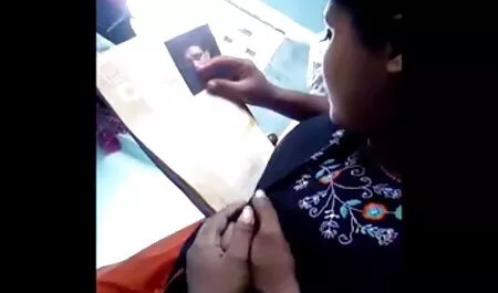 Sora porno cu cele mai sexi fete ei și-a găsit fratele în vagin și a decis să o ajute, iar mama sa alăturat ei.