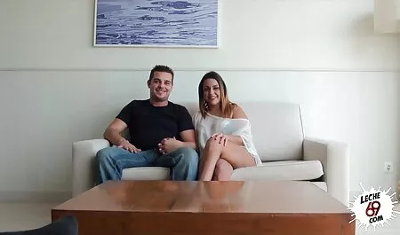 Prăjim doi fete si baieti fac sex ardei întunecați cu cârligele lor.