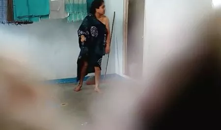 Negru de spălat și nenorocit femei dezbrăcate sexi toți oamenii