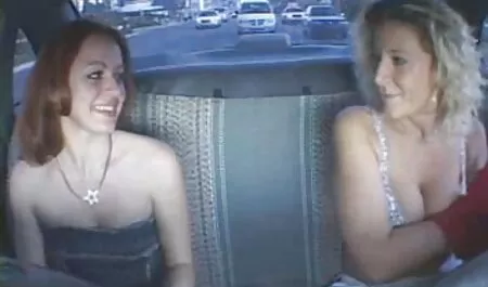 Scula blocat într-o mică sex cu femei sexy gaură de frumusețe