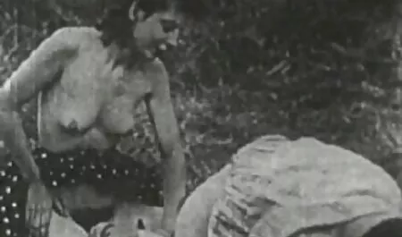Orcii sunt filme porno cu doua fete hrăniți cu găini pline de oameni.