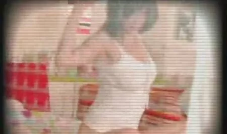 Japoneze suge un penis futai cu fete slabe mic.