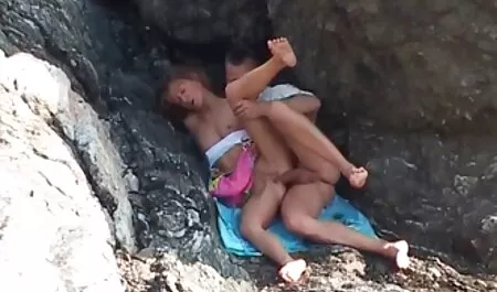 Asiatice blonde mama filme porno cu cele mai sexi fete este pus în vagin umed.