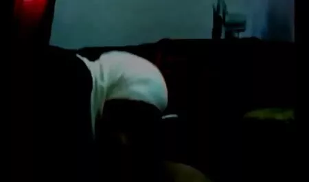 Un bogat tânăr grădinar cu Tate mari filme porno cu fete plinute dracului