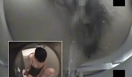 Lesbiene se distrează în fete sexi pe plaja dormitor