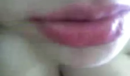 Cret sex cu femei sexy Blonda a arătat un bărbat cu o curea mare