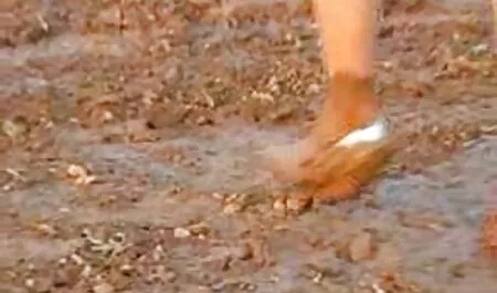 Păsărica slabă a vrut să fie filmari cu fete care fac sex distractivă.