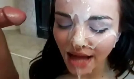 Uimitoare penis masaj fete masturbanduse de o blonda frumoasa