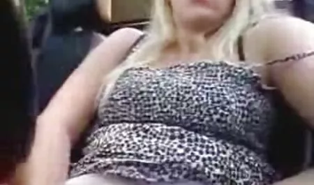 O gaură fete sexi live îngustă experiențele primul ei fierbinte excitare