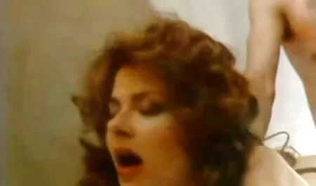 O frumoasă soră mai mare și-a sedus fratele mai porno fete cu caini mic.